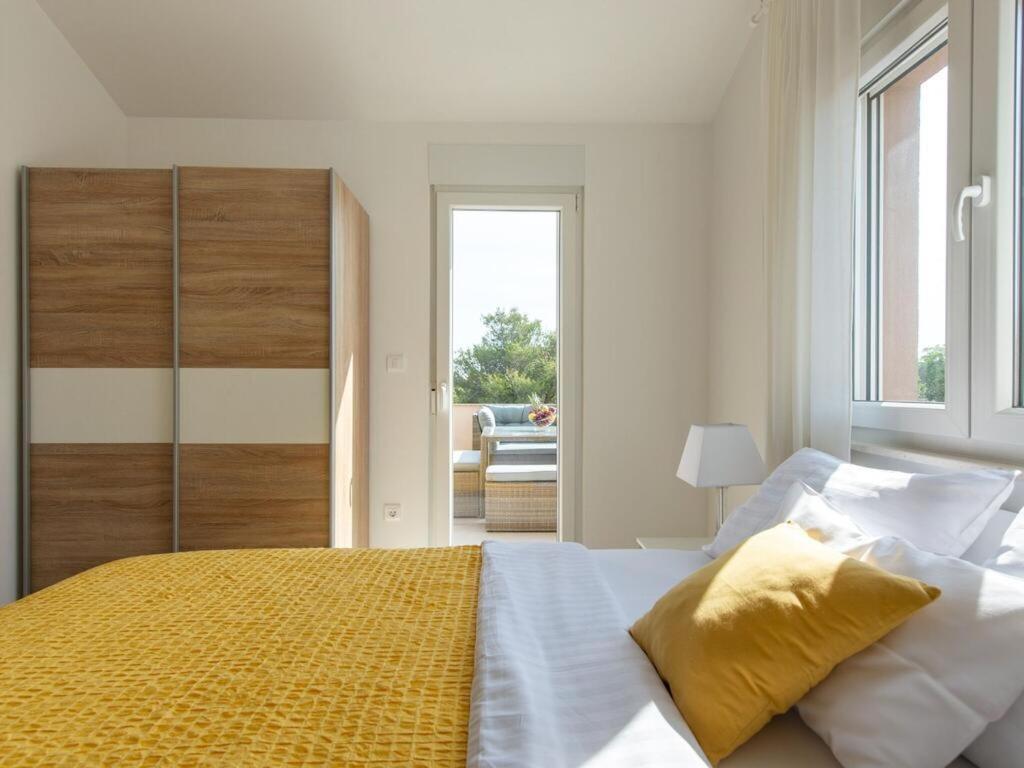 Apartmani Velic Vir Ngoại thất bức ảnh