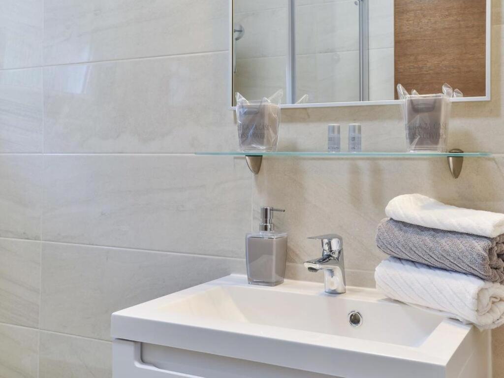 Apartmani Velic Vir Ngoại thất bức ảnh