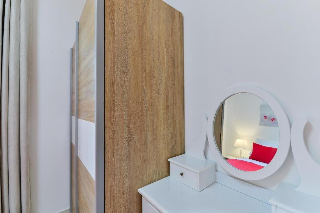 Apartmani Velic Vir Ngoại thất bức ảnh
