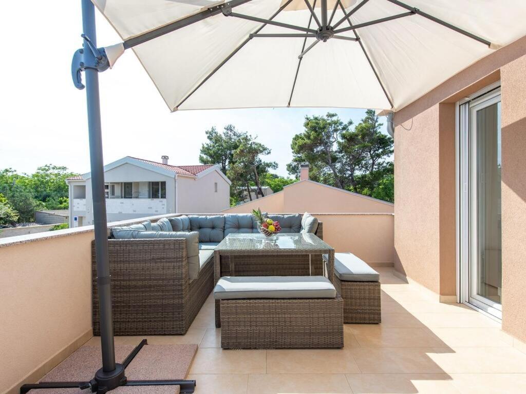 Apartmani Velic Vir Ngoại thất bức ảnh